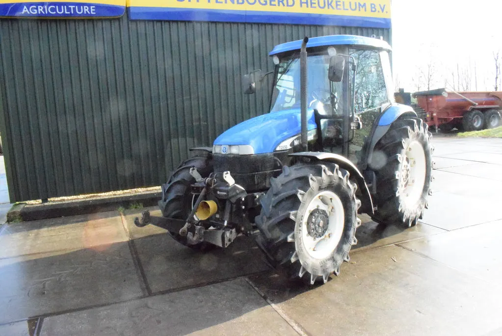 Трактор NewHolland TD95D