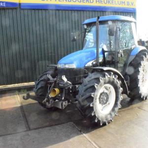 Трактор NewHolland TD95D