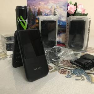 Смартфон Nokia 2720 Flip