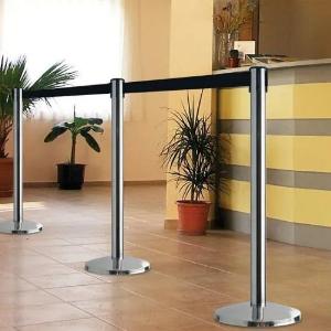 Ленточные стойки ограждения для парковки