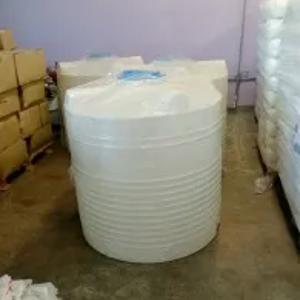 Емкость бак пластиковый для полива, воды 1000 литров