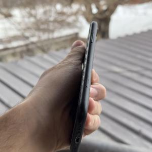 Смартфон Apple iPhone XR 24/7GB