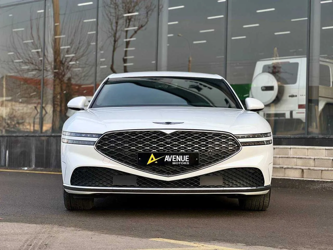 Электромобиль Genesis G90 2022