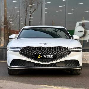 Электромобиль Genesis G90 2022