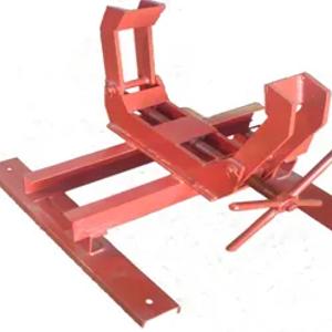 OSH - 02 yengil avtomobili silindrining armaturalarini ochish moslamasi