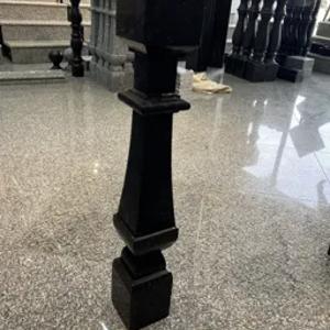 Полированные квадратные балясины из Black Diamond гранита