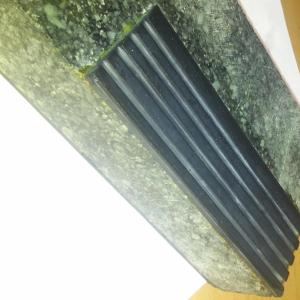 Противоскользящие резиновые накладки на ступени