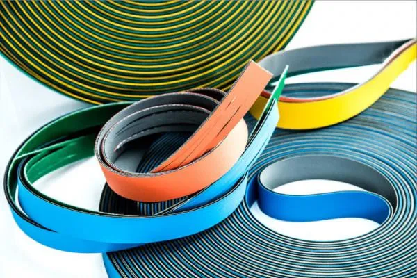 Elastomer qoplamali tekis haydovchi kamarlar