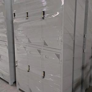 Kiyinish xonasi uchun metall shkaf, 6 ta bo'lim