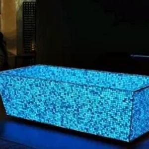 Qorong'u mayolikada porlash