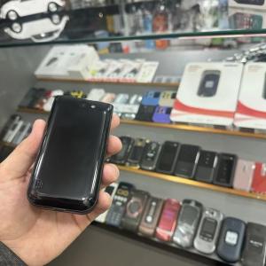 Смартфон Nokia 2720 Flip