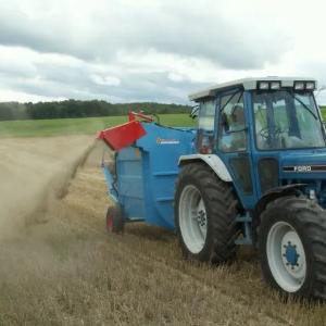 Мобильные измельчители рулонов сена и соломы