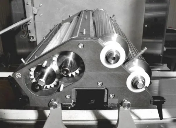 Двухбункерная тестоотсадочная машина «Вектор-220» (Россия)