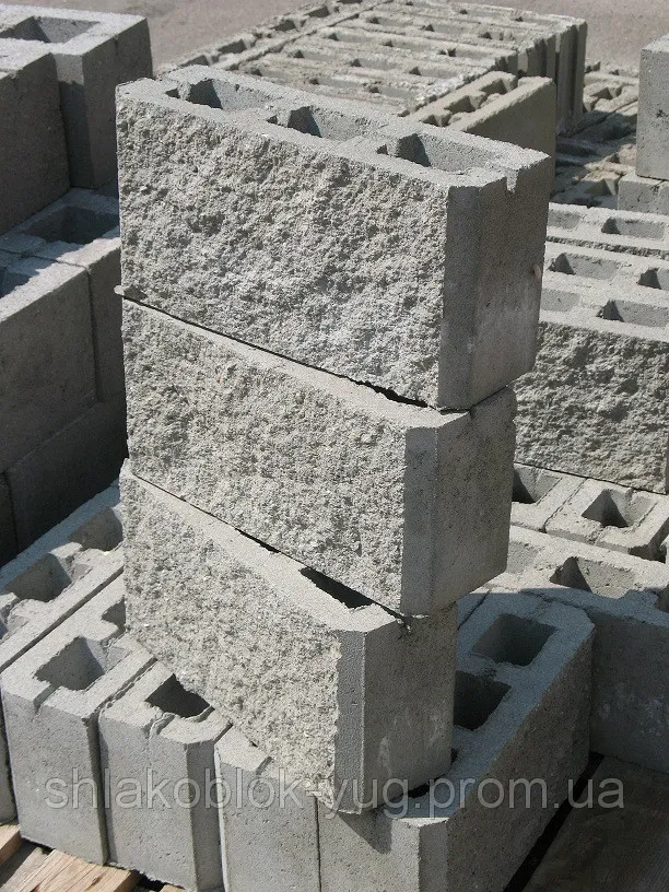 Dekorativ shlakli blok