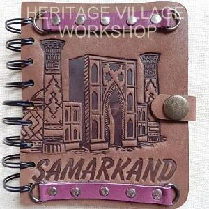 Teri qoplamali noutbuklar.