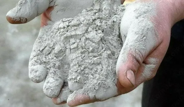 BAUBERG 133 va 136 Bauberg Beton va tosh yuzalarni pardozlash uchun tiksotropik kompozitsion