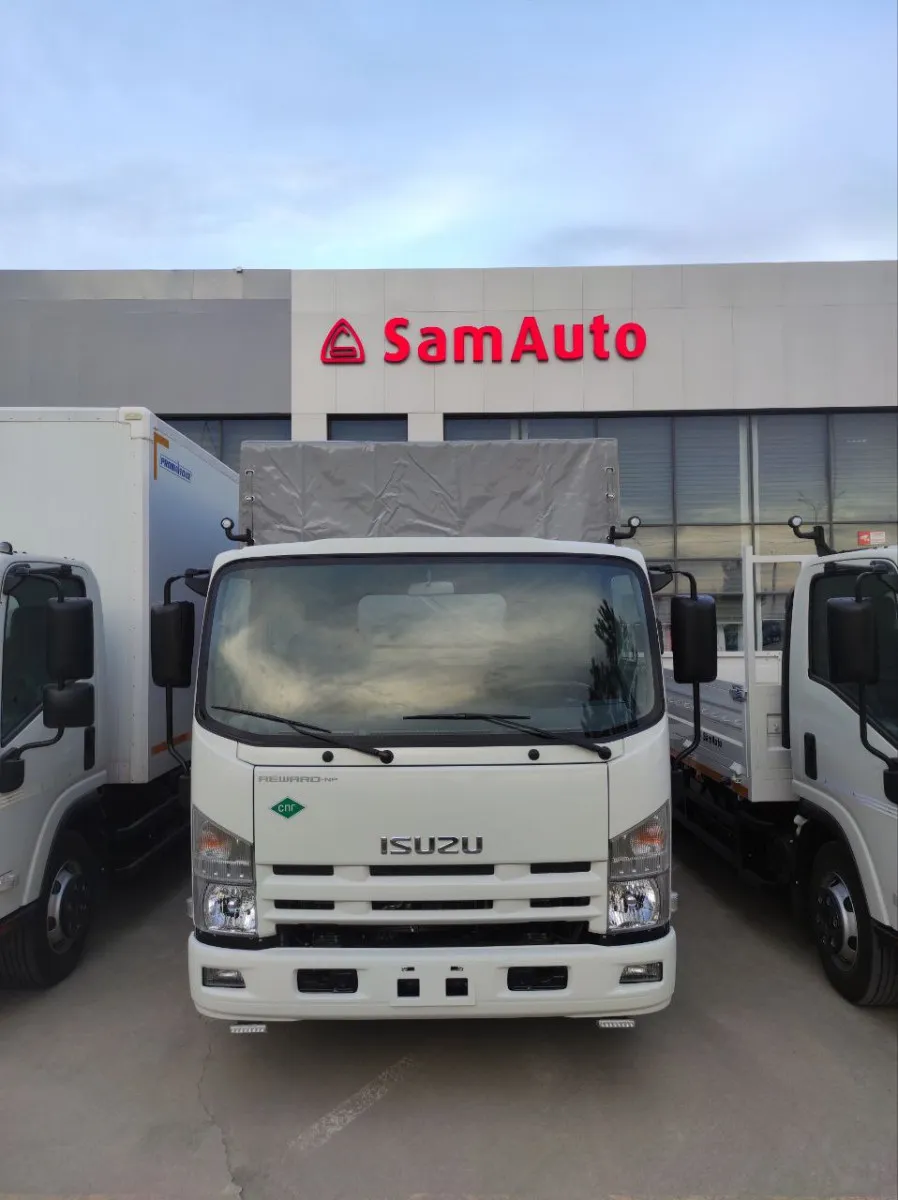 Van ISUZU NPR 82L