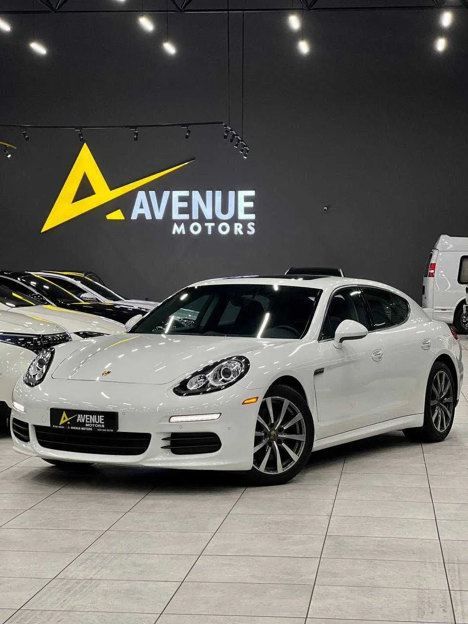 Электромобиль Porsche Panamera