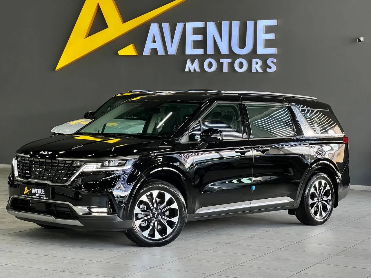 Электромобиль KIA Carnival 2023