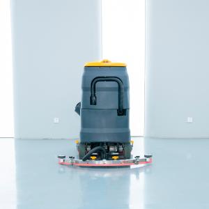 Operator o‘rindig‘iga ega pol yuvish mashinasi Clemar K80