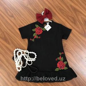 Ko'ylaklar (qizil atirgul bilan)