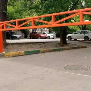 Vandallikdan himoya qiluvchi tortib olinadigan shlagbaum