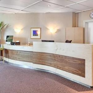 Isola zavodidan qabul qilish stollari