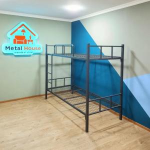 Кровать металлическая, 2 яруса