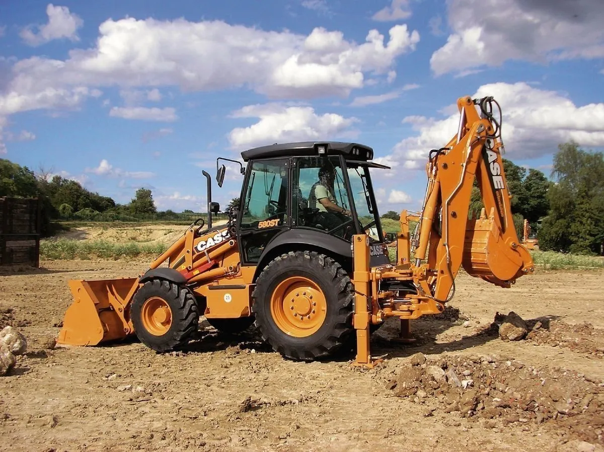 Biz Hyundai H940S ekskavatorini ijaraga beramiz