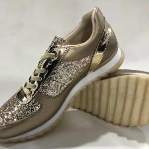 Женские кроссовки T-581