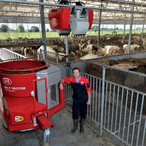 Автоматическая система кормления Lely Vector