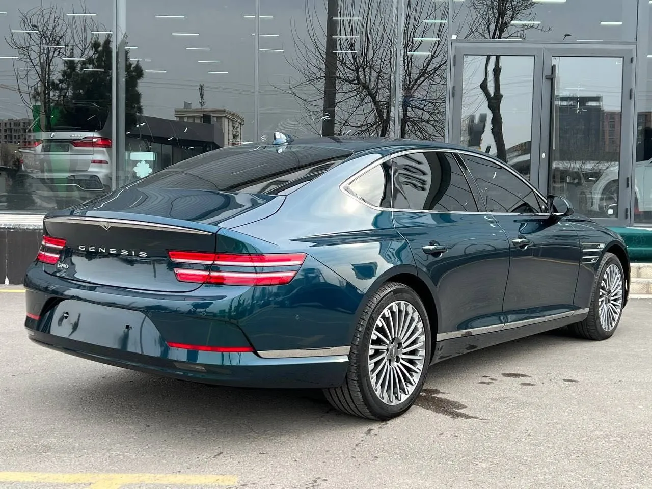 Электромобиль Genesis G80
