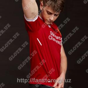 Футбольная форма Ливерпуля 2017/18