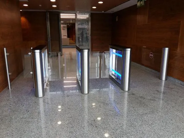 Turniketli avtomagistrali TISO SWEEPER-2 (markaziy stend)