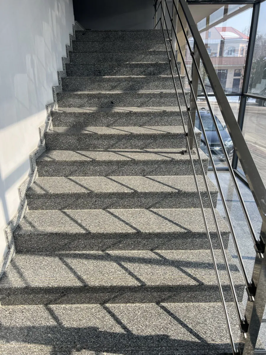 Гранит Куксарой Б (для ступенек)