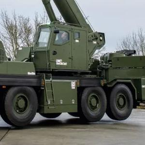 Военный кран LIEBHERR