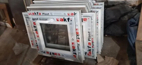 Tayyor plastik deraza va eshiklar
