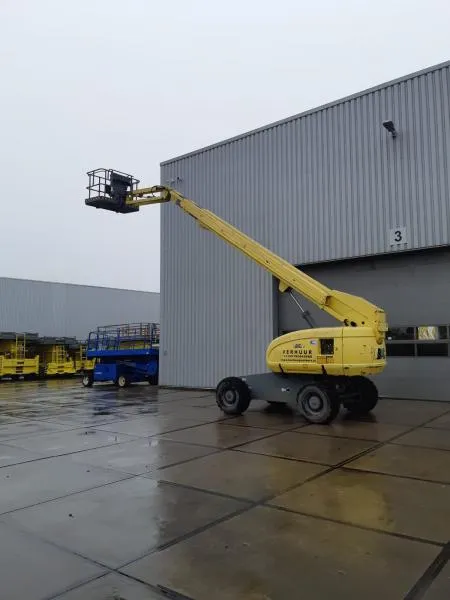 Телескопический дизельный подъемник JLG 660 SJ
