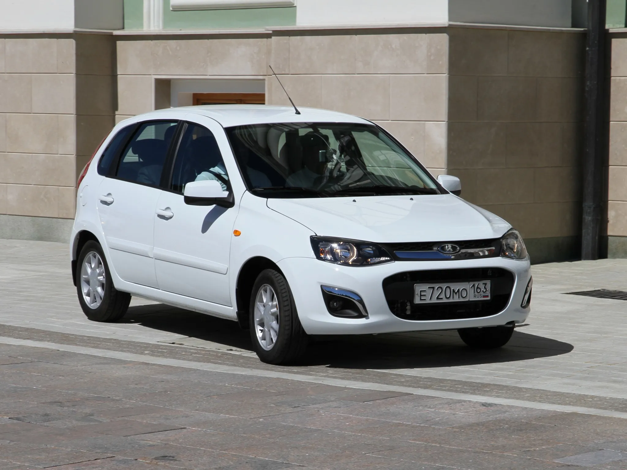 LADA Kalina 2, xetchbek (yangi yangilangan)