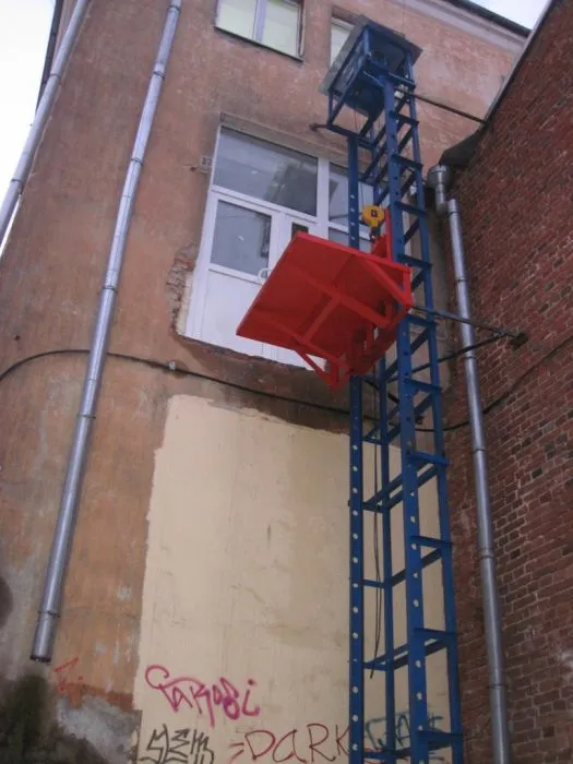 Sanoat yuk liftlarini o'rnatish