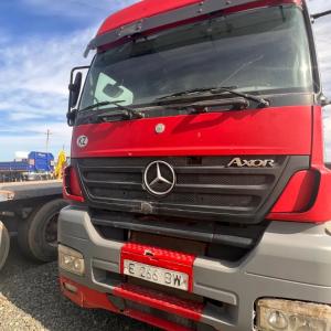 Тягач MERCEDES-BENZ 1840