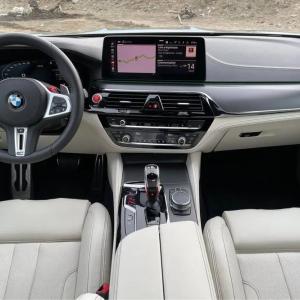Электромобиль BMW M5 2023