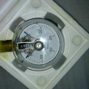 Электрический контактный манометр ДМ-2010