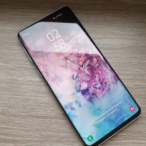 Смартфон Samsung Galaxy S10 10/10GB