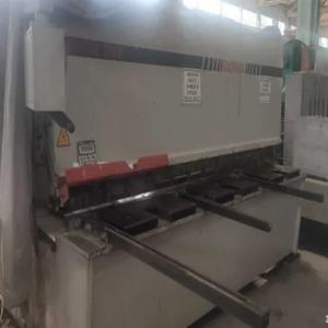 Metallni lazer bilan kesish