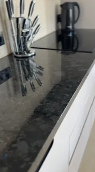 Granit labradorit ko'k ko'zli