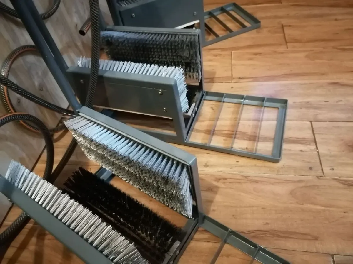 Oyoq kiyimlarini yuvish va tozalash uchun uskunalar