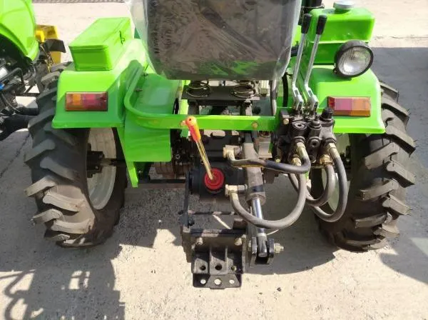 RUSTRAK R-18 minitraktori