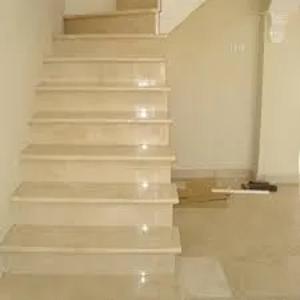 Мрамор "Krema Marfil"