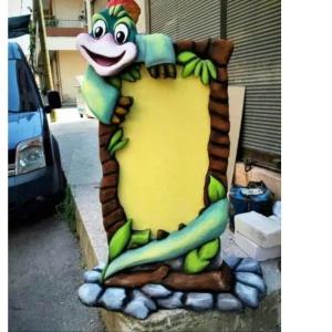 Volumetrik raqamlar bilan do'konlar, kafelar va boshqalar uchun reklama ustunlari